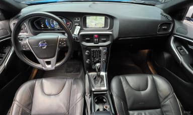 V40