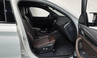 X4 (G02)