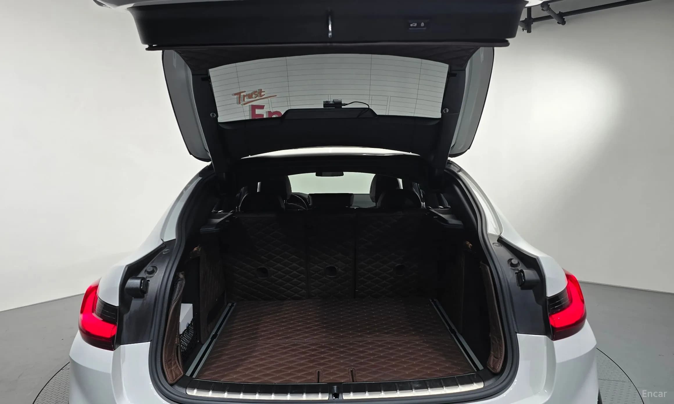 X4 (G02)