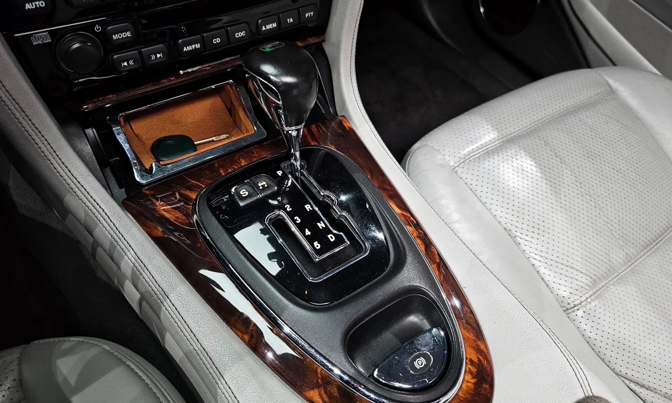 XJR