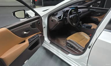 ES300h 7th Generation