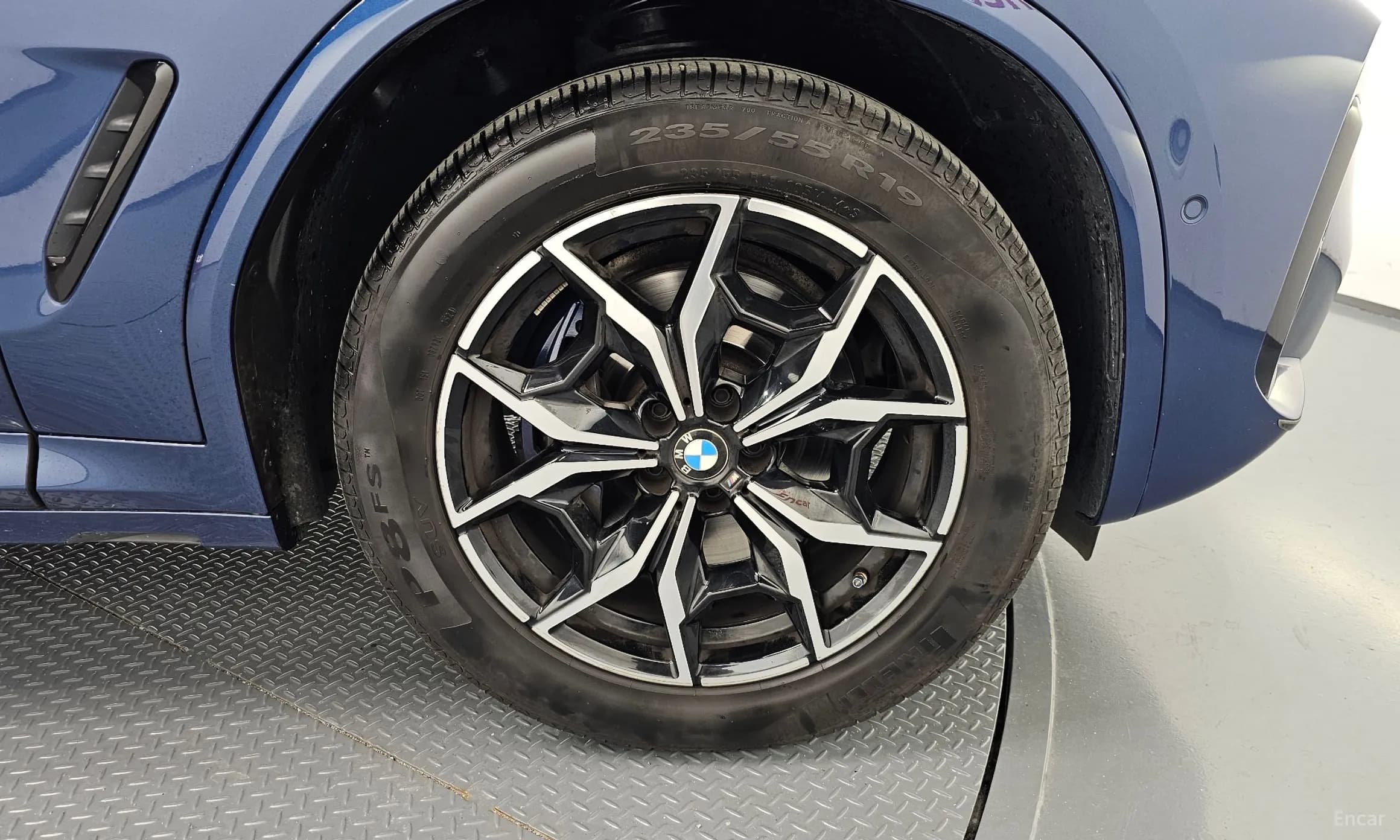 X3 (G01)