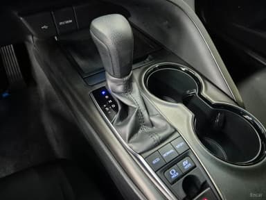 Camry (XV70)