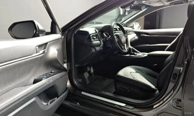 Camry (XV70)