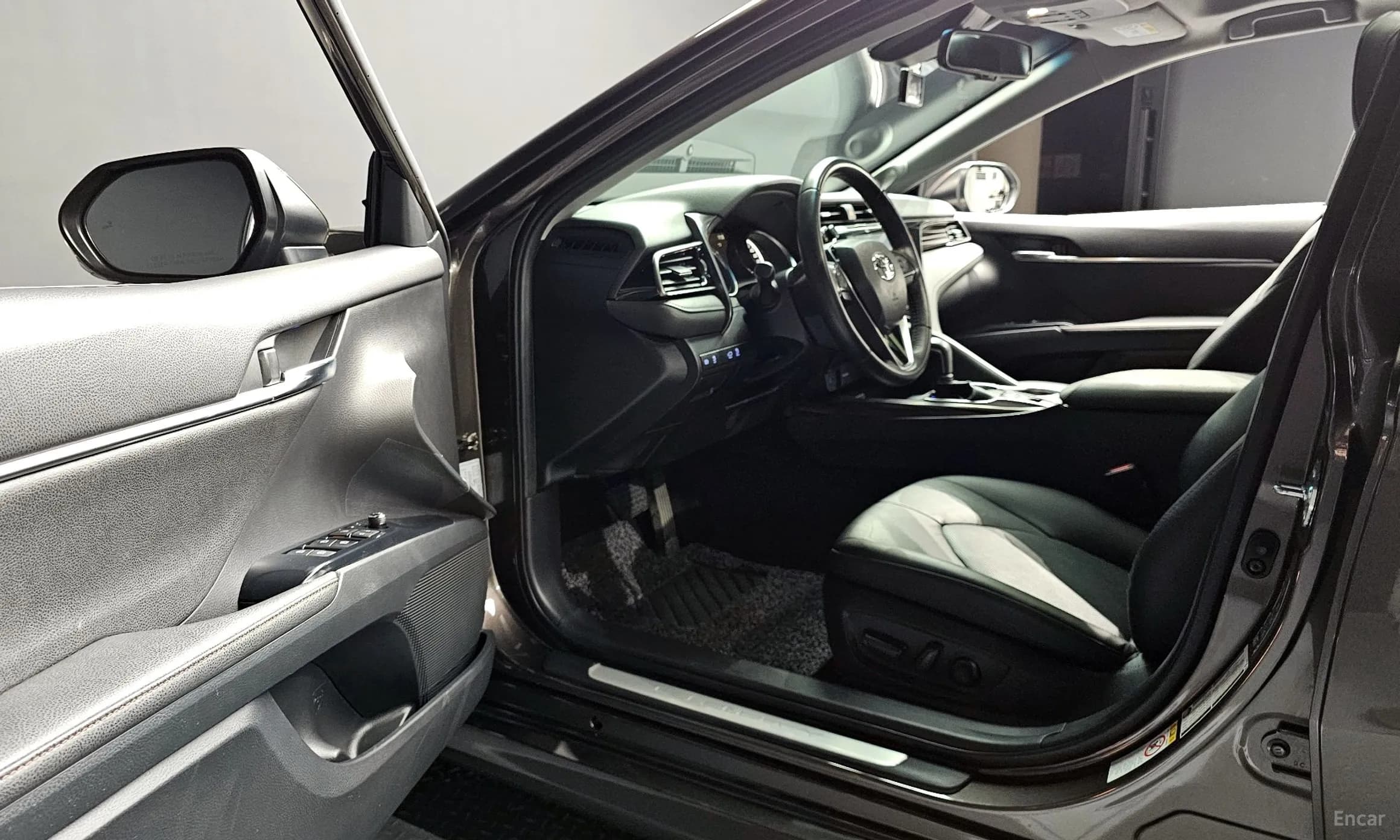 Camry (XV70)