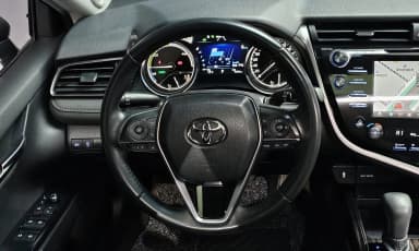 Camry (XV70)