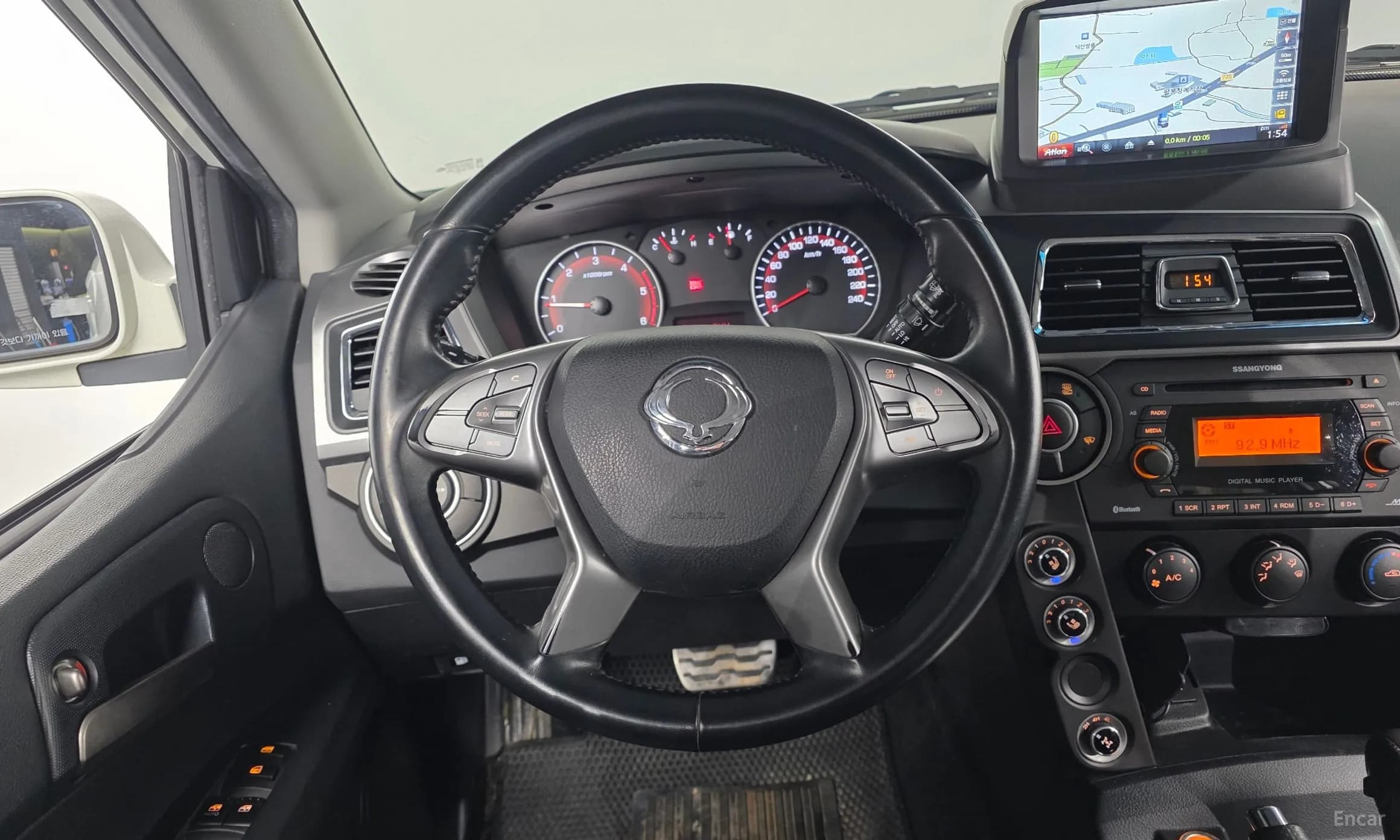 Korando Sports