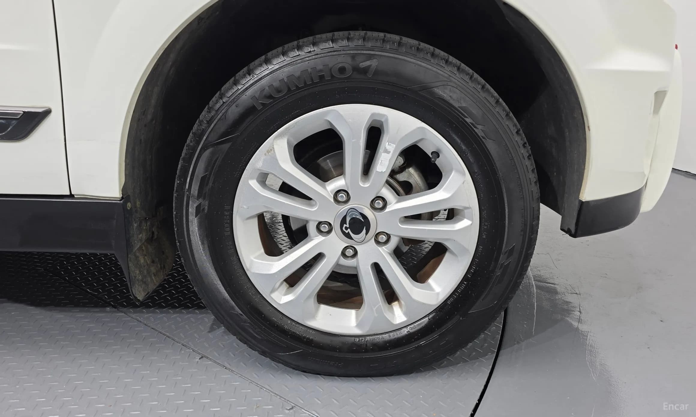 Korando Sports