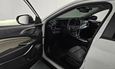 Trax Crossover