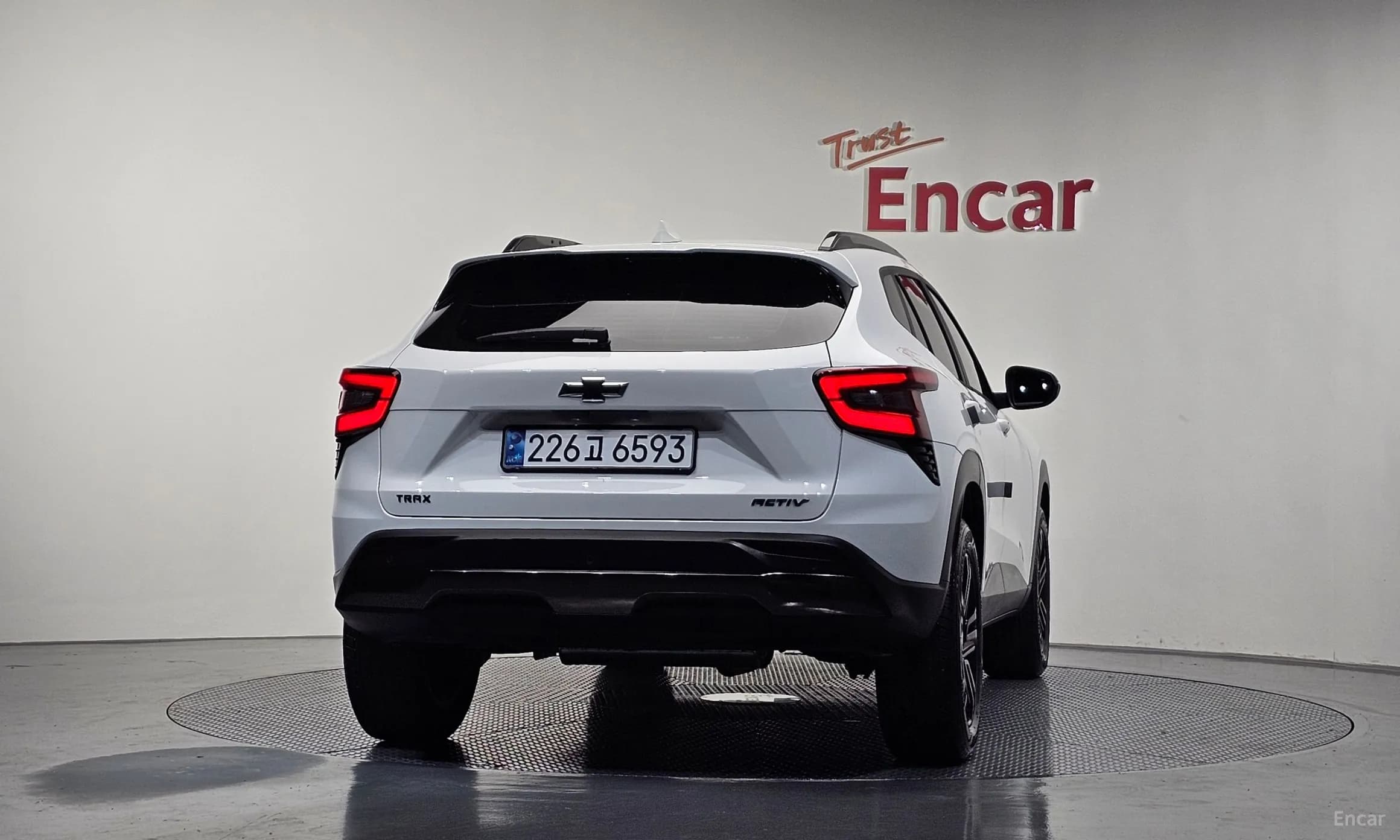 Trax Crossover