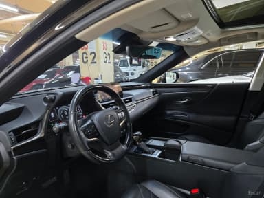 ES300h 7th Generation