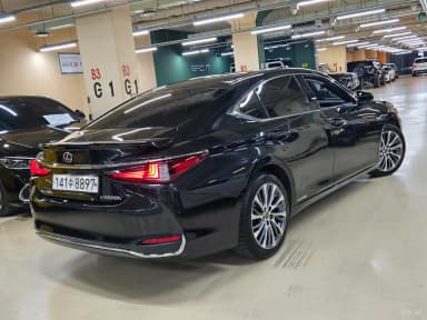 ES300h 7th Generation