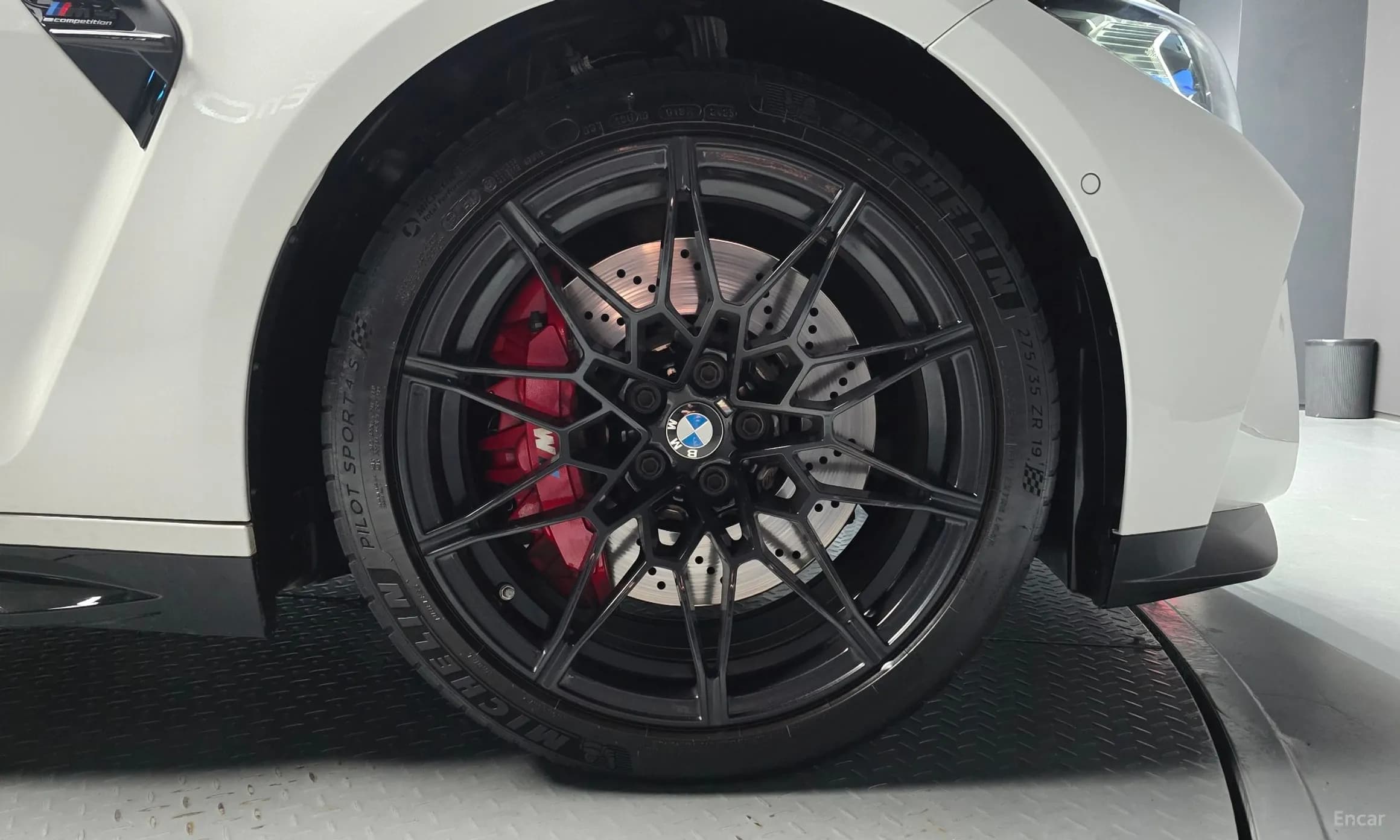 M4 (G82)