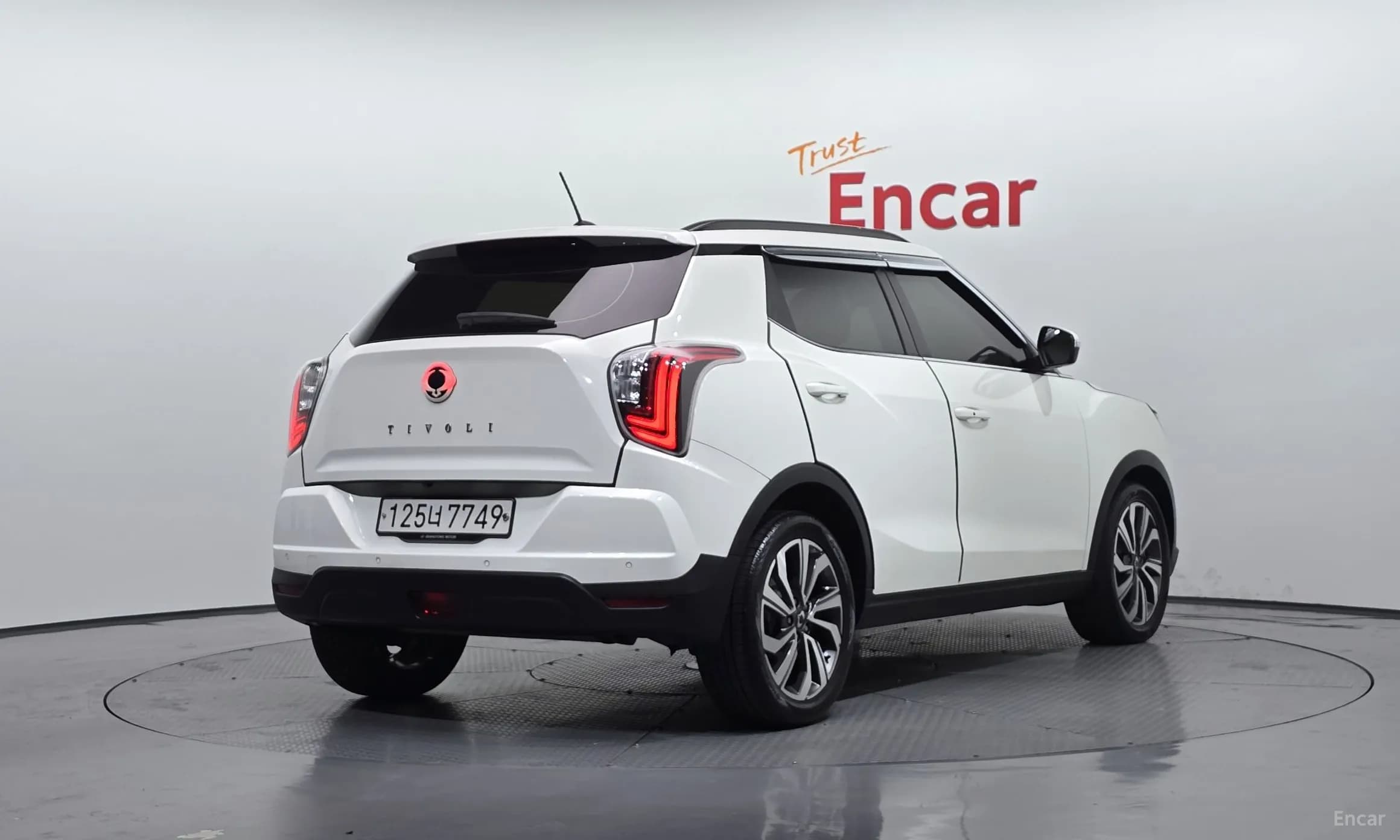 Berry New Tivoli