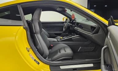 911 (992)