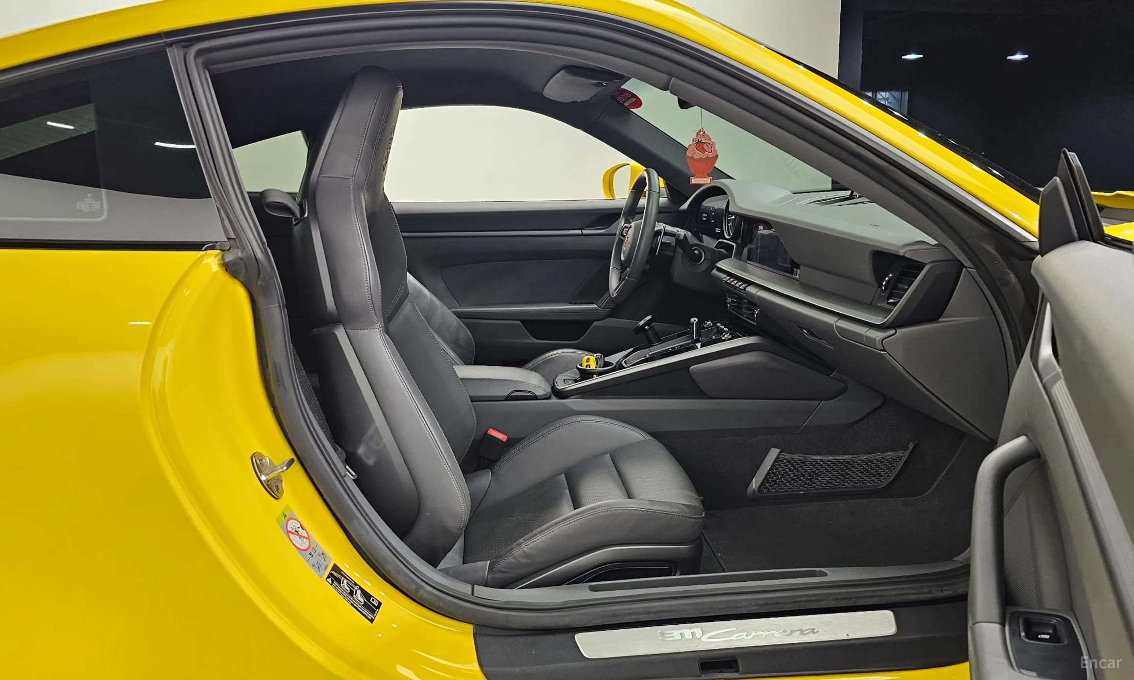 911 (992)