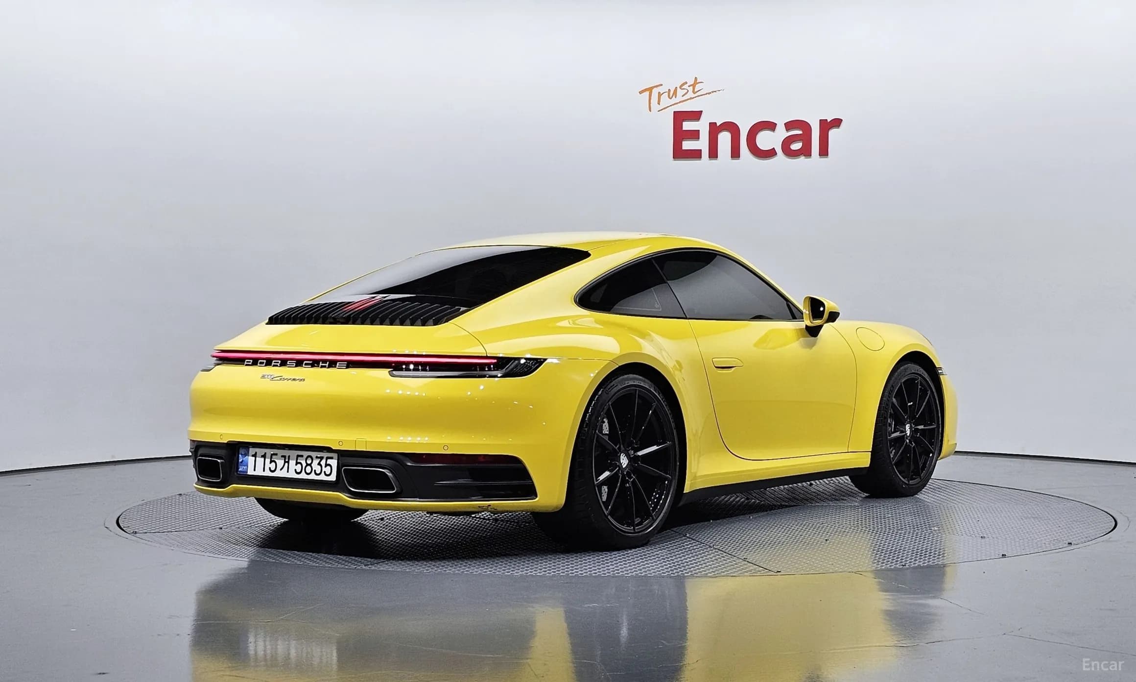 911 (992)