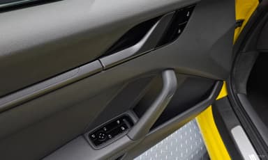 911 (992)