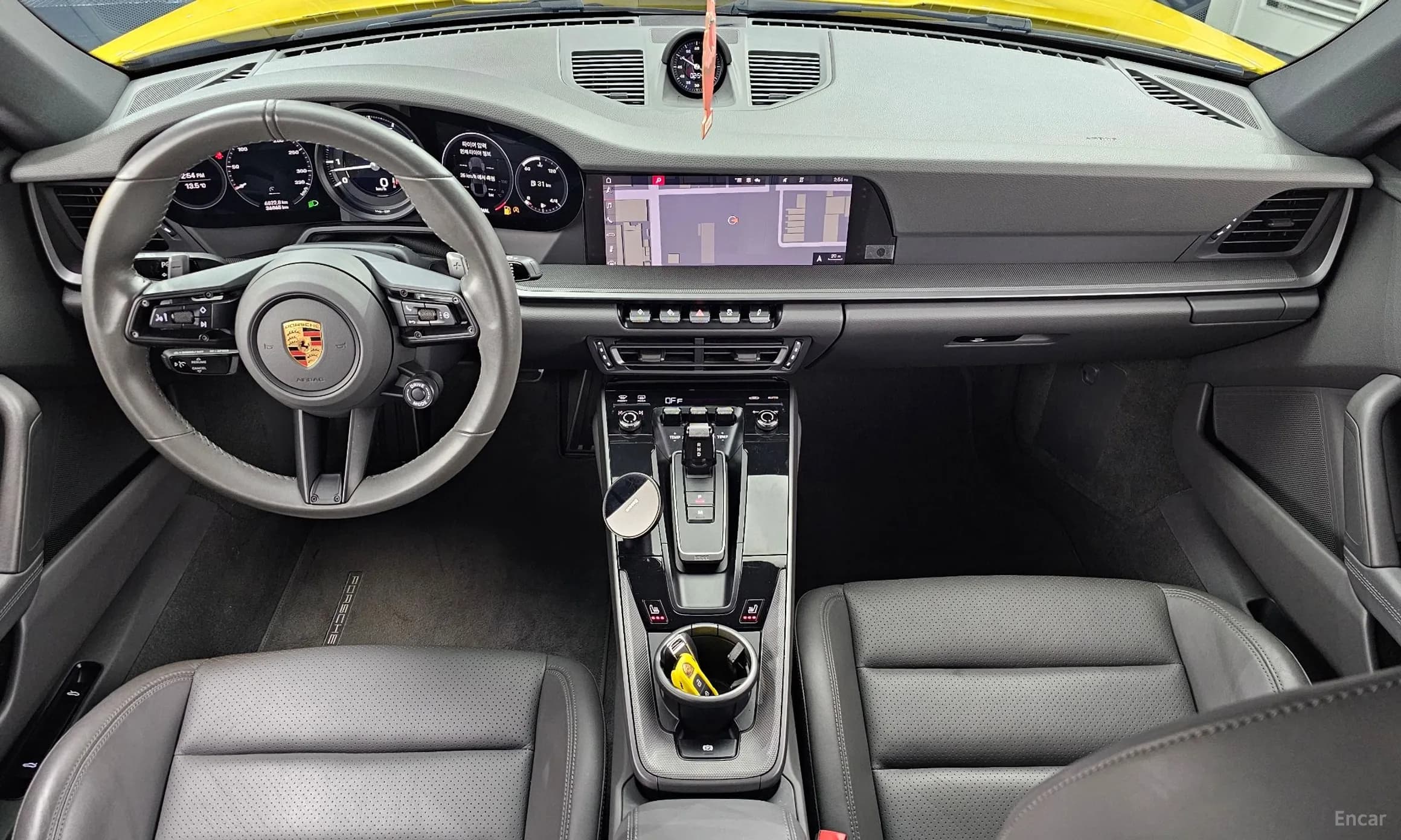 911 (992)
