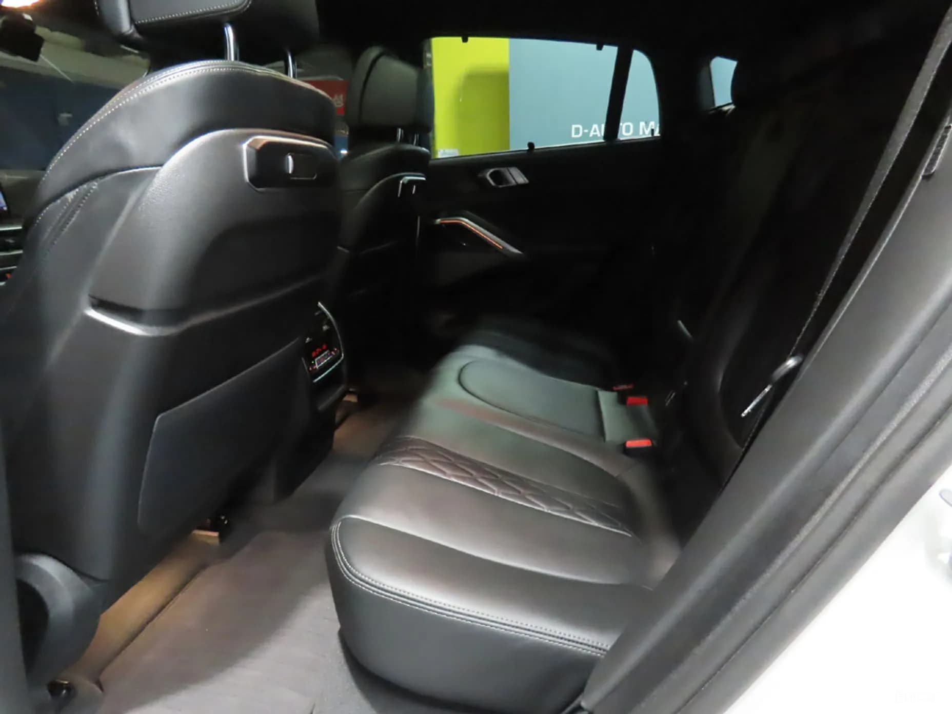 X6 (G06)
