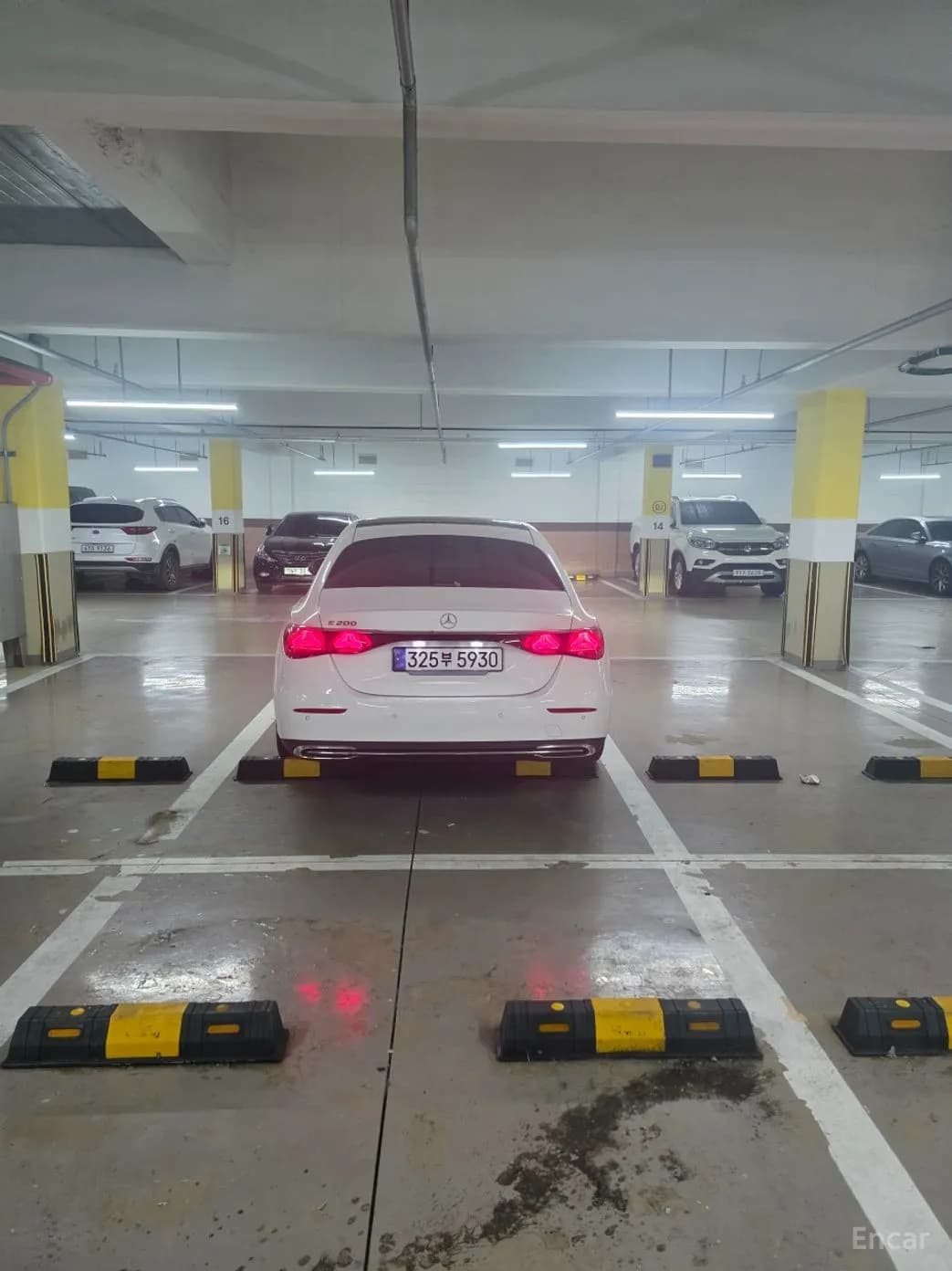 E-Class W214