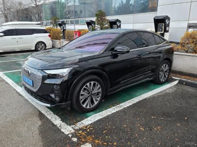 Q4 e-tron (F4)