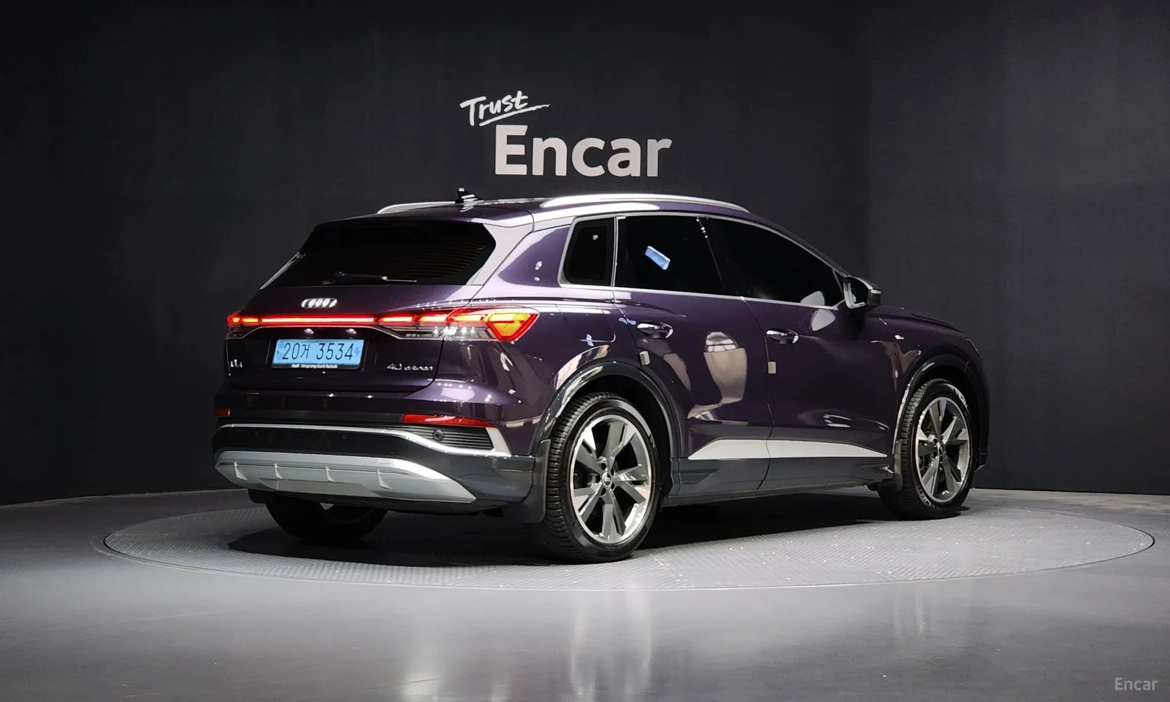 Q4 e-tron (F4)