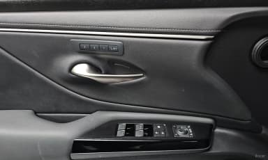 ES300h 7th Generation