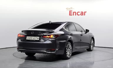 ES300h 7th Generation