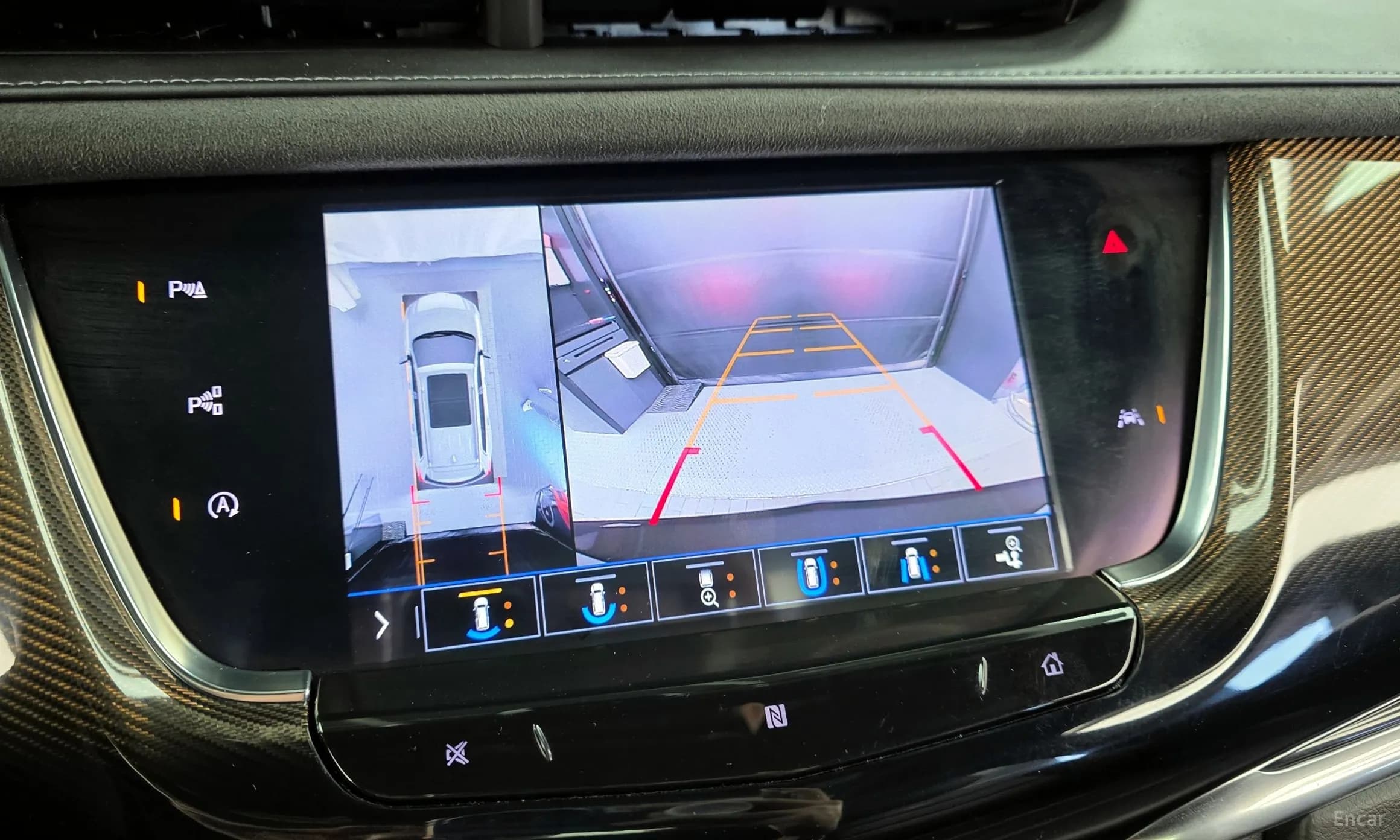 XT6