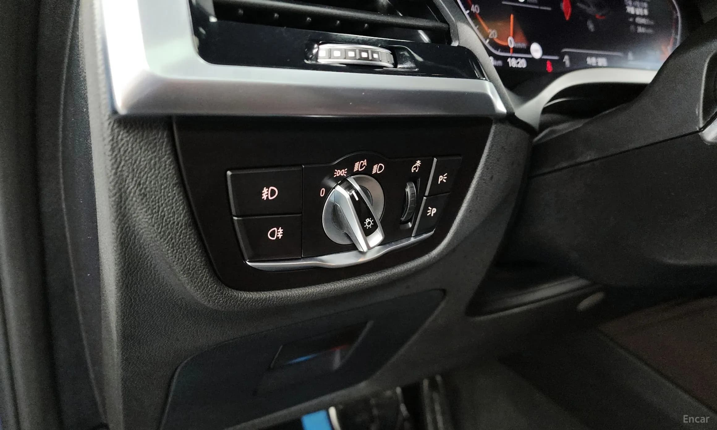 X4 (G02)