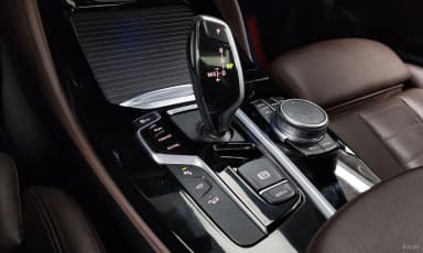 X4 (G02)