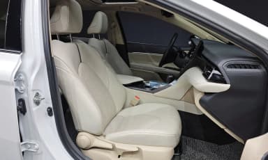 Camry (XV70)