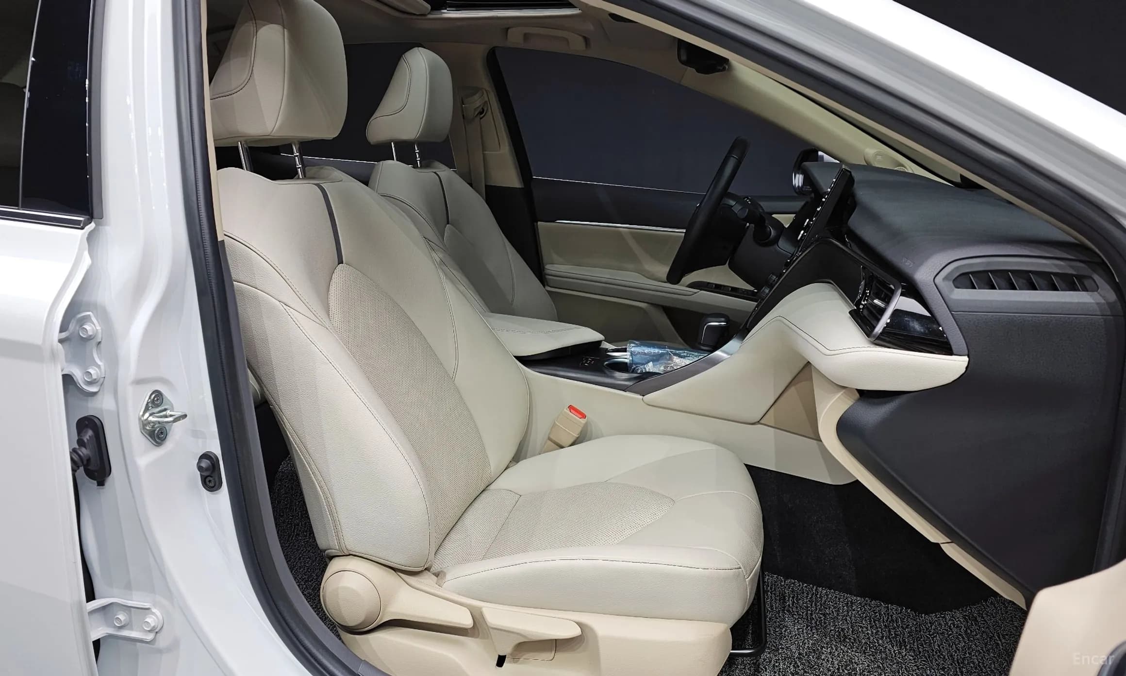 Camry (XV70)