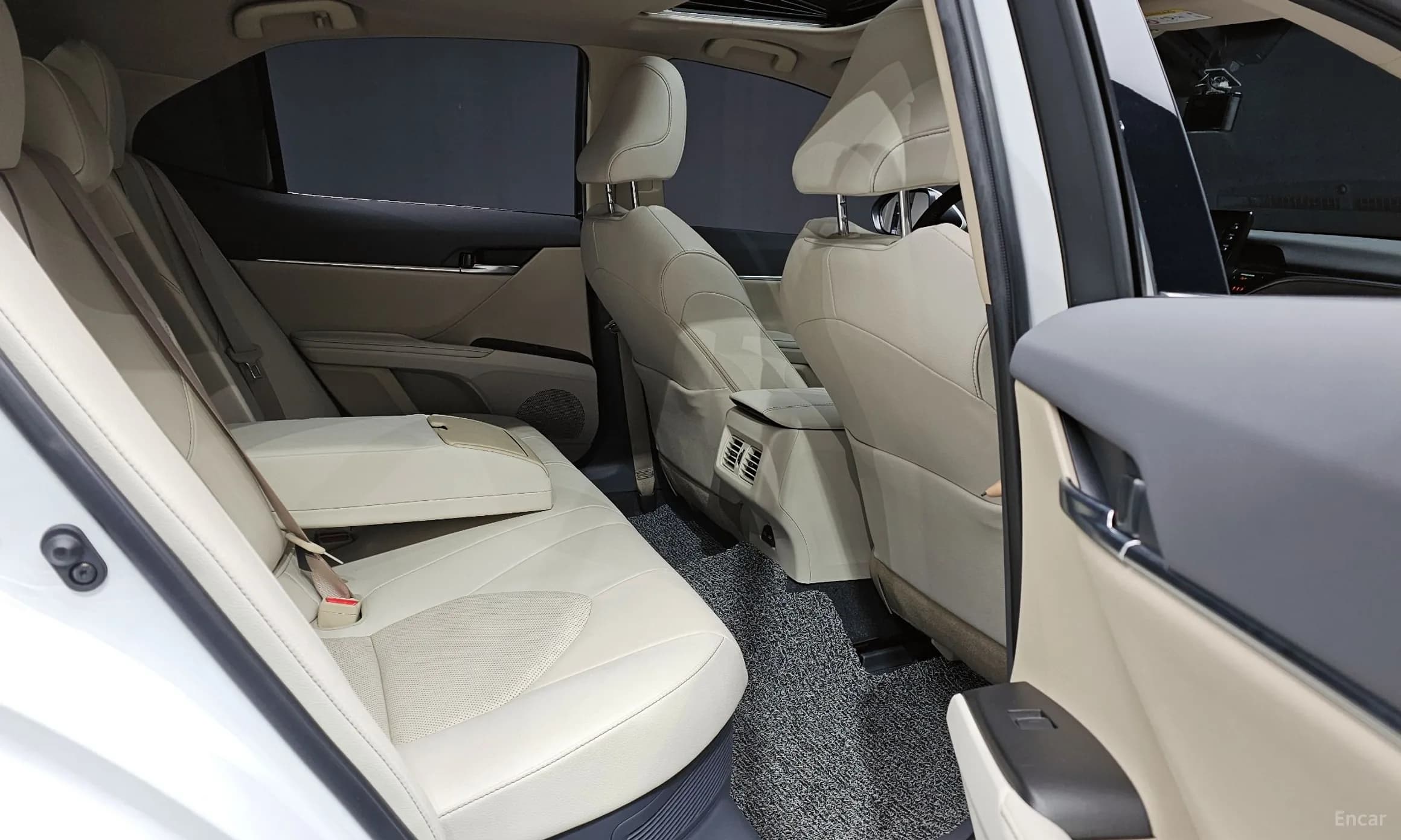 Camry (XV70)