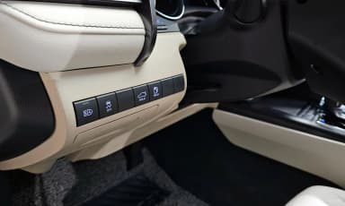 Camry (XV70)