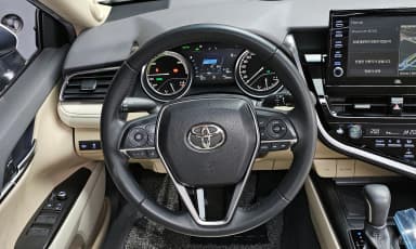 Camry (XV70)