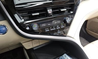 Camry (XV70)