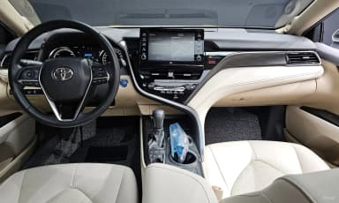 Camry (XV70)