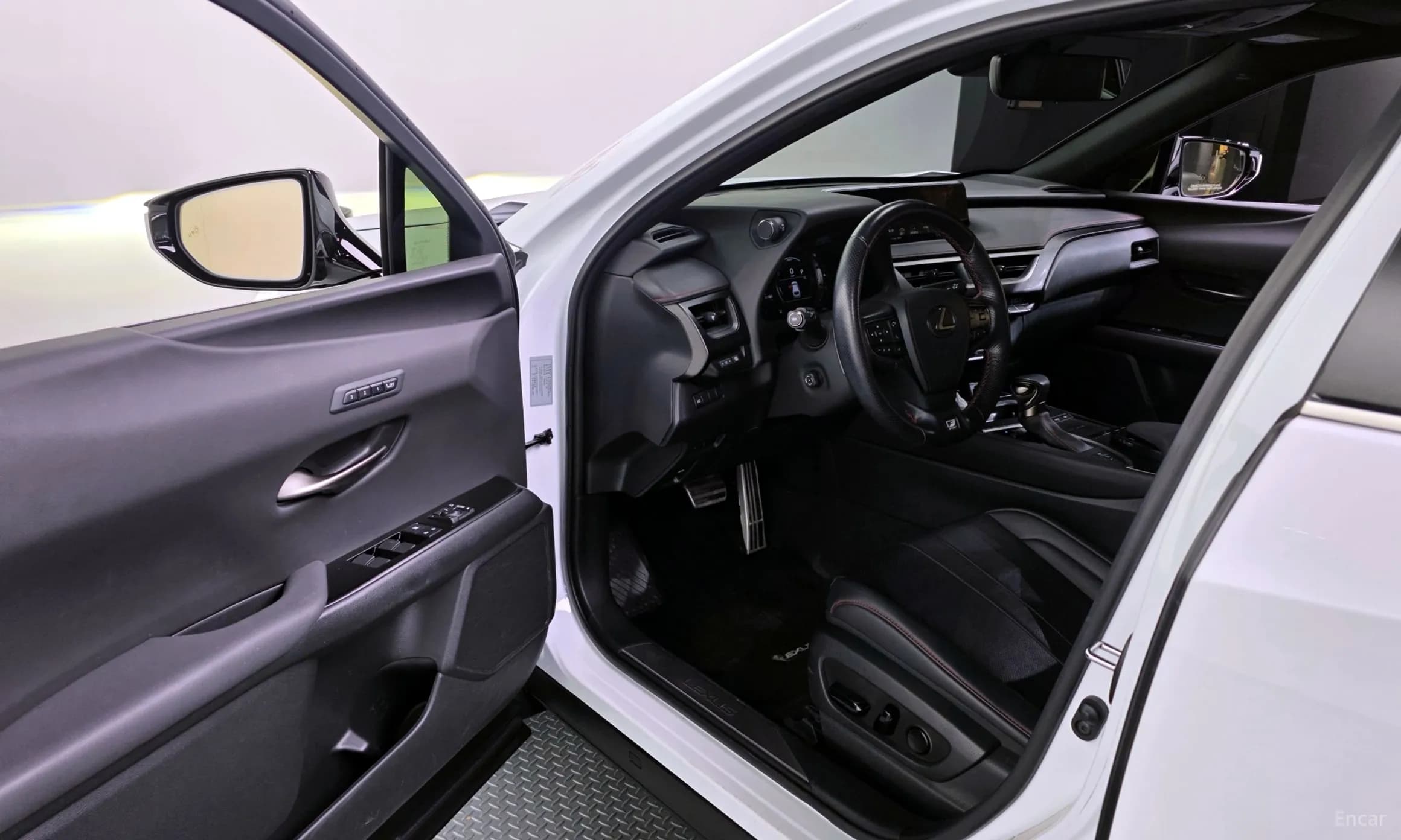 UX250h