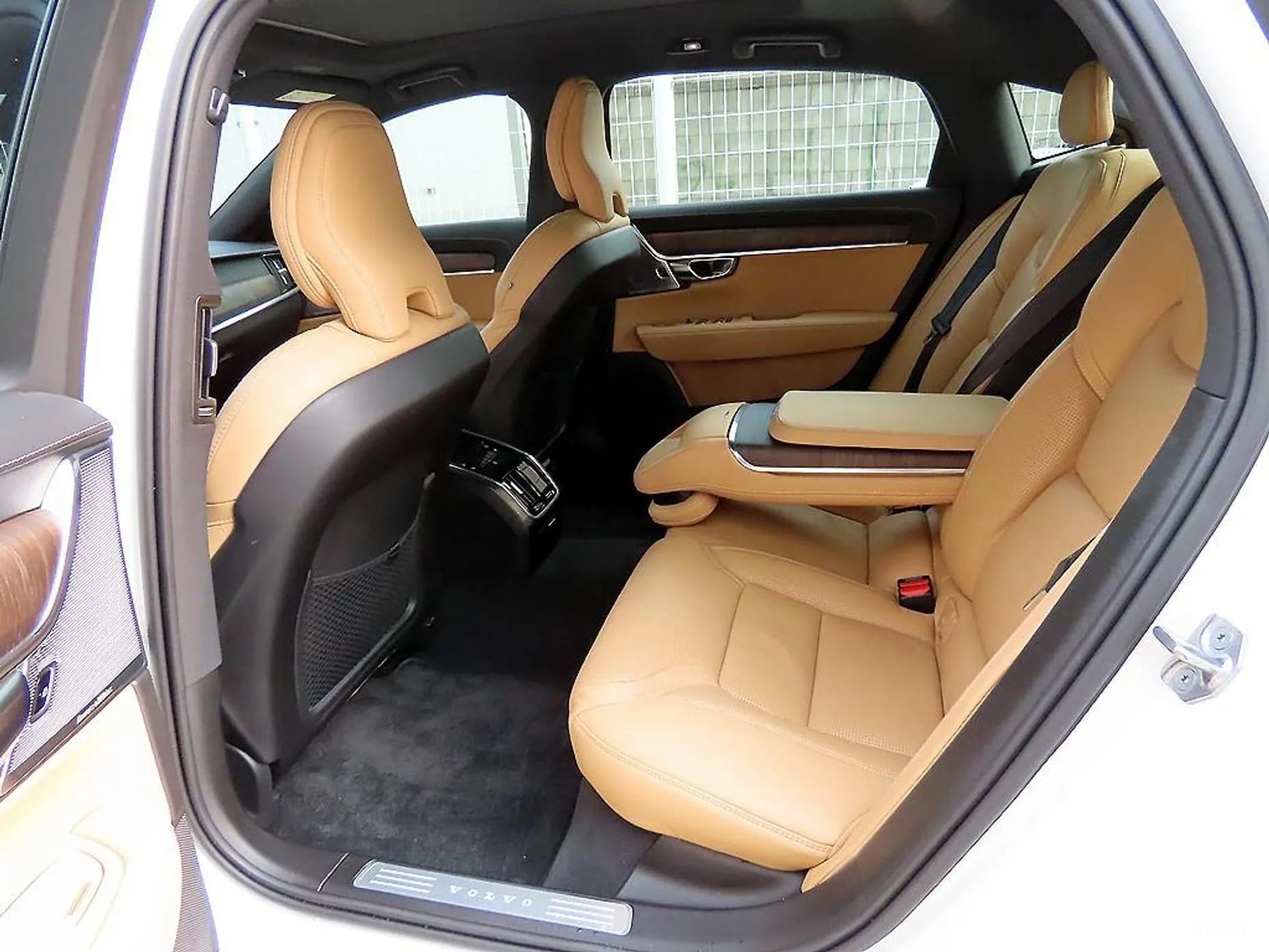 S90