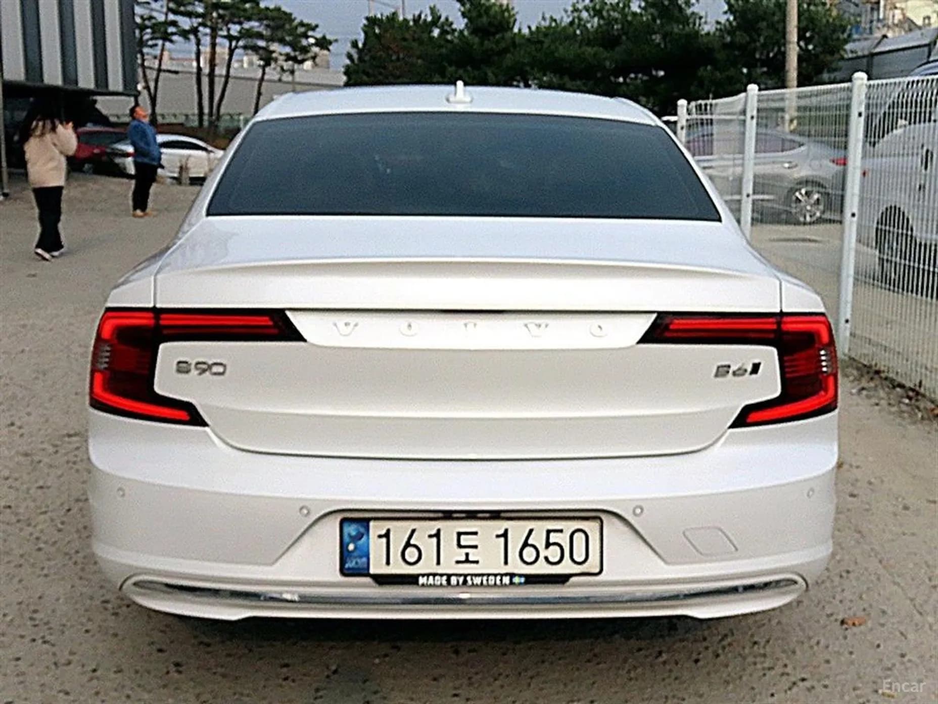 S90