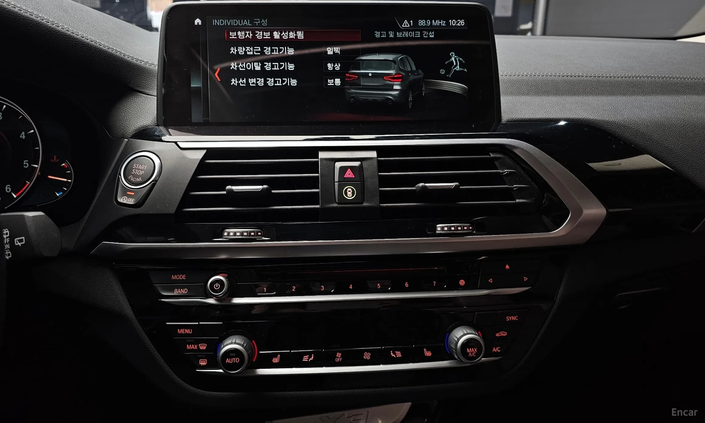 X3 (G01)