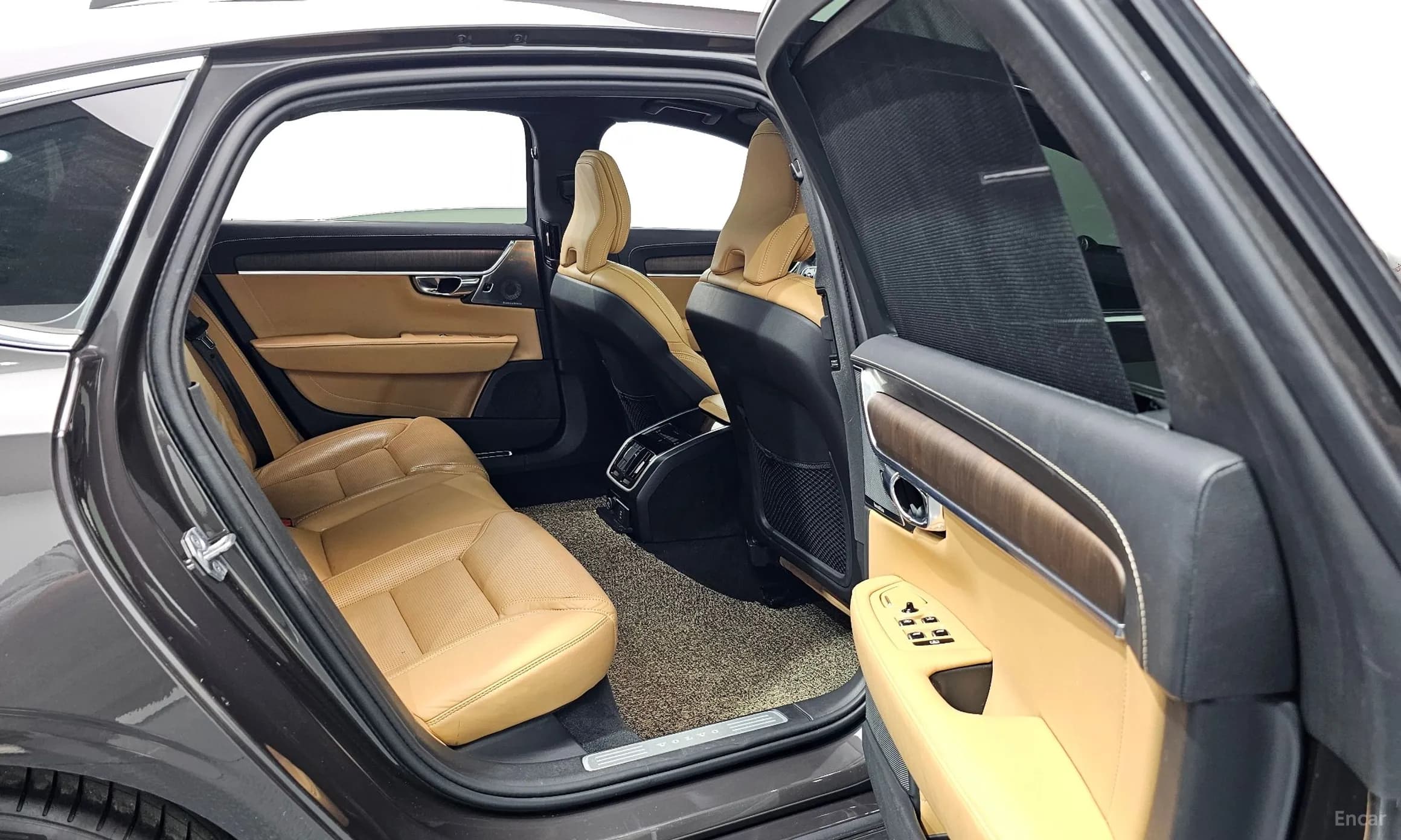 S90
