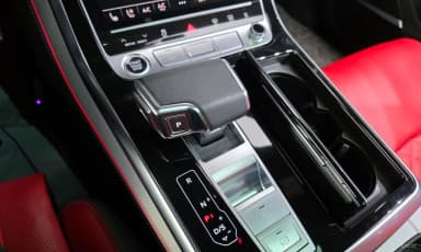Q8 (4M)