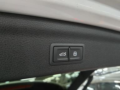 Q3 (F3)