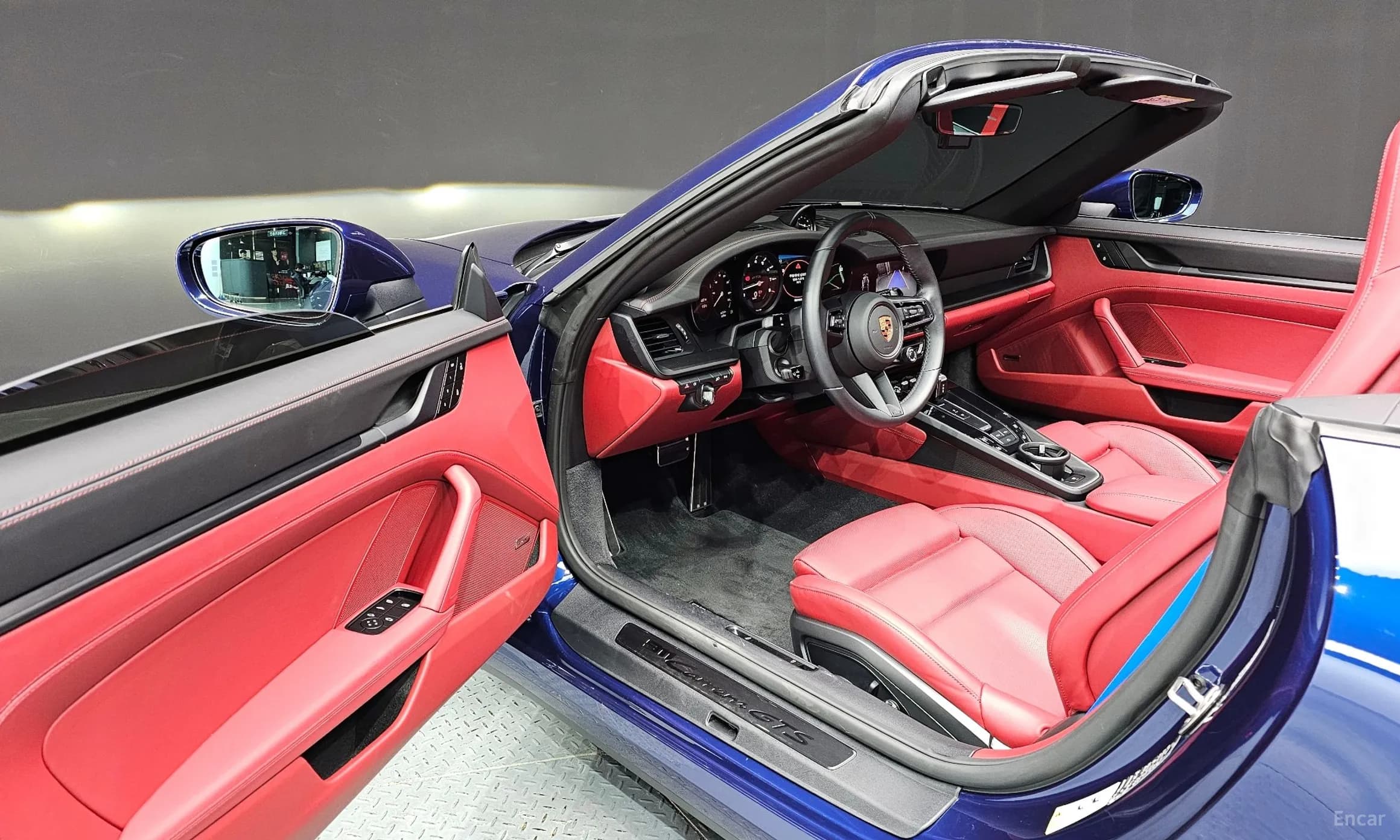 911 (992)