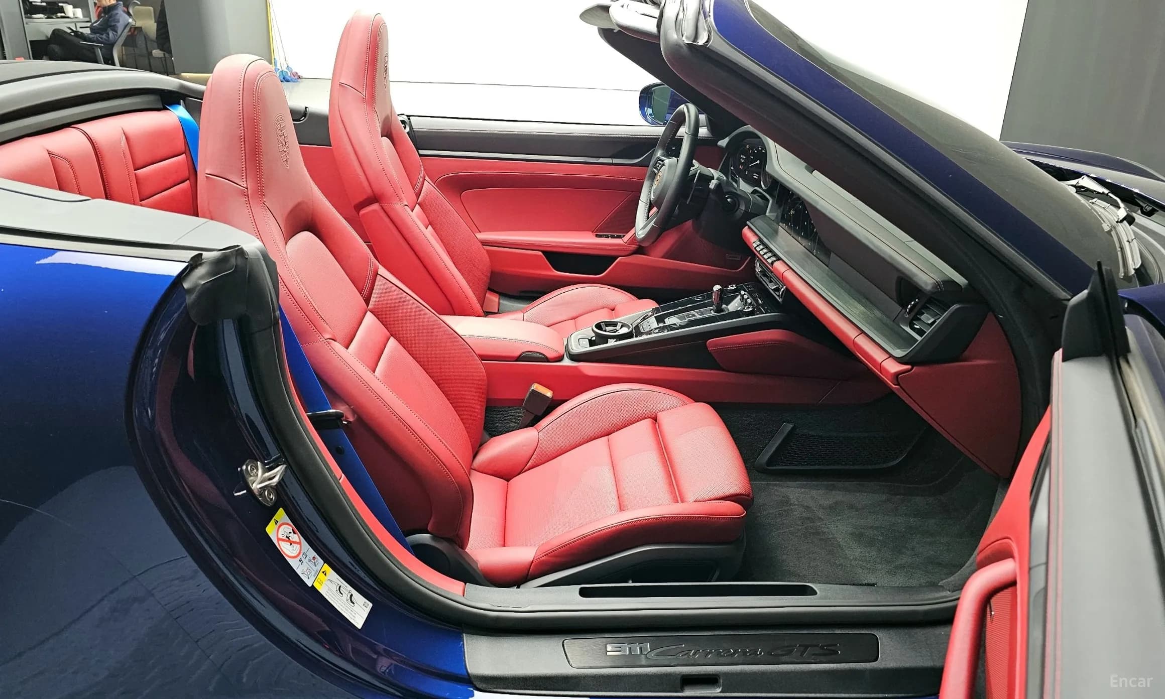911 (992)