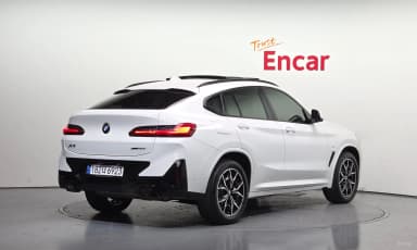 X4 (G02)