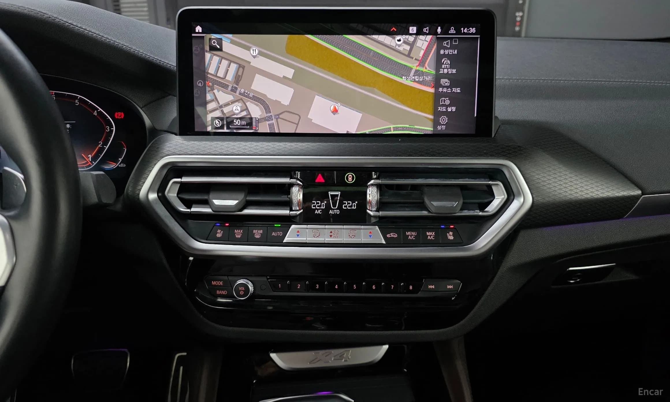 X4 (G02)
